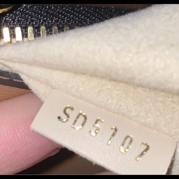 Louis Vuitton Tuileries Besace. New Condition! - Picture 8 of 8